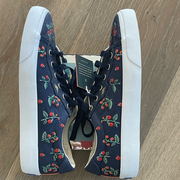 Keds Rifle Company Crew Kick Strawberry Embroidered Sneaker - Picture 6 of 11